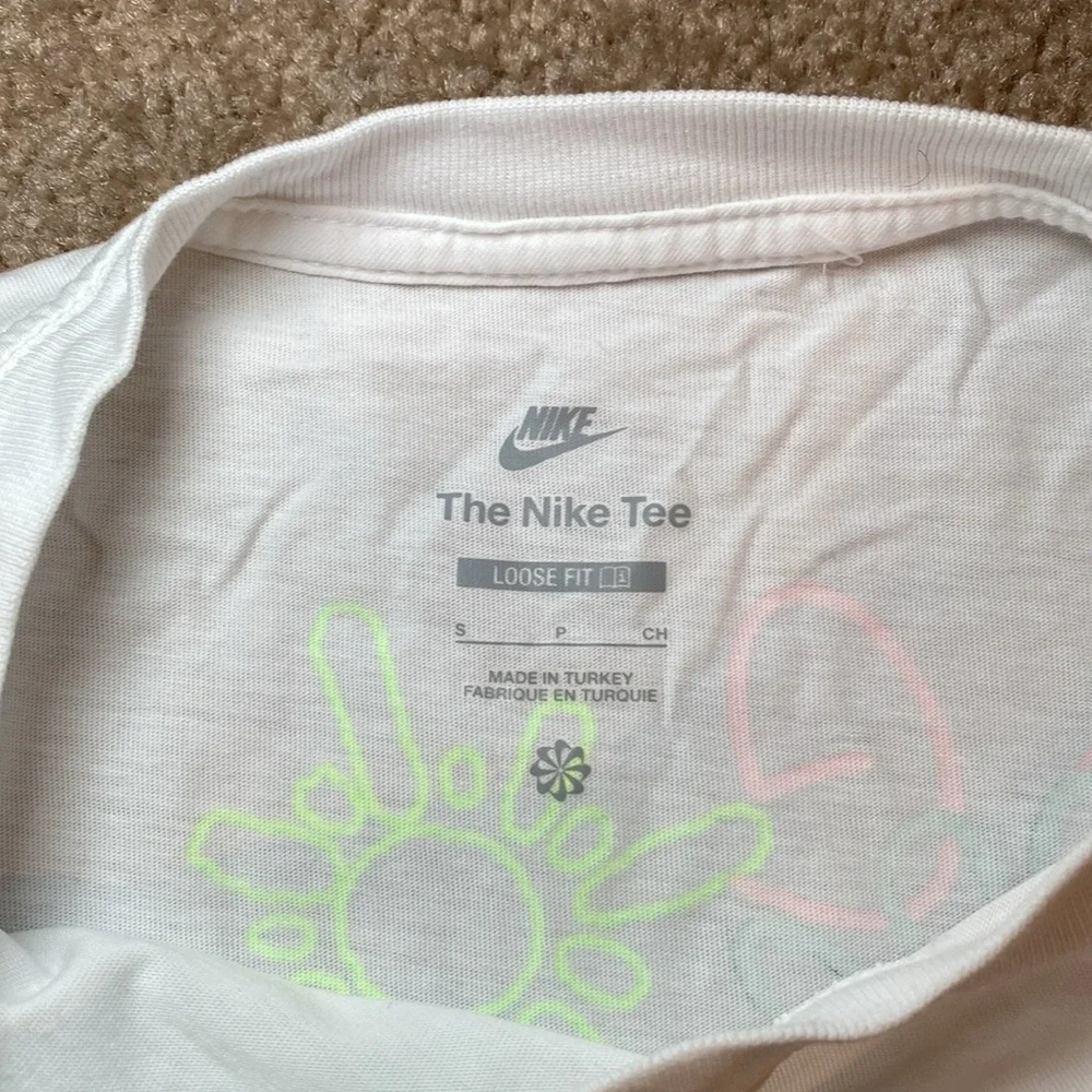 Nike “Daydreamer” Loose Fit Graphic Tee - Picture 8 of 8